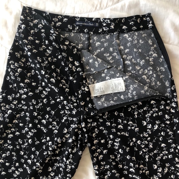 Abercrombie & Fitch high waisted wide leg pant. - Picture 2 of 6